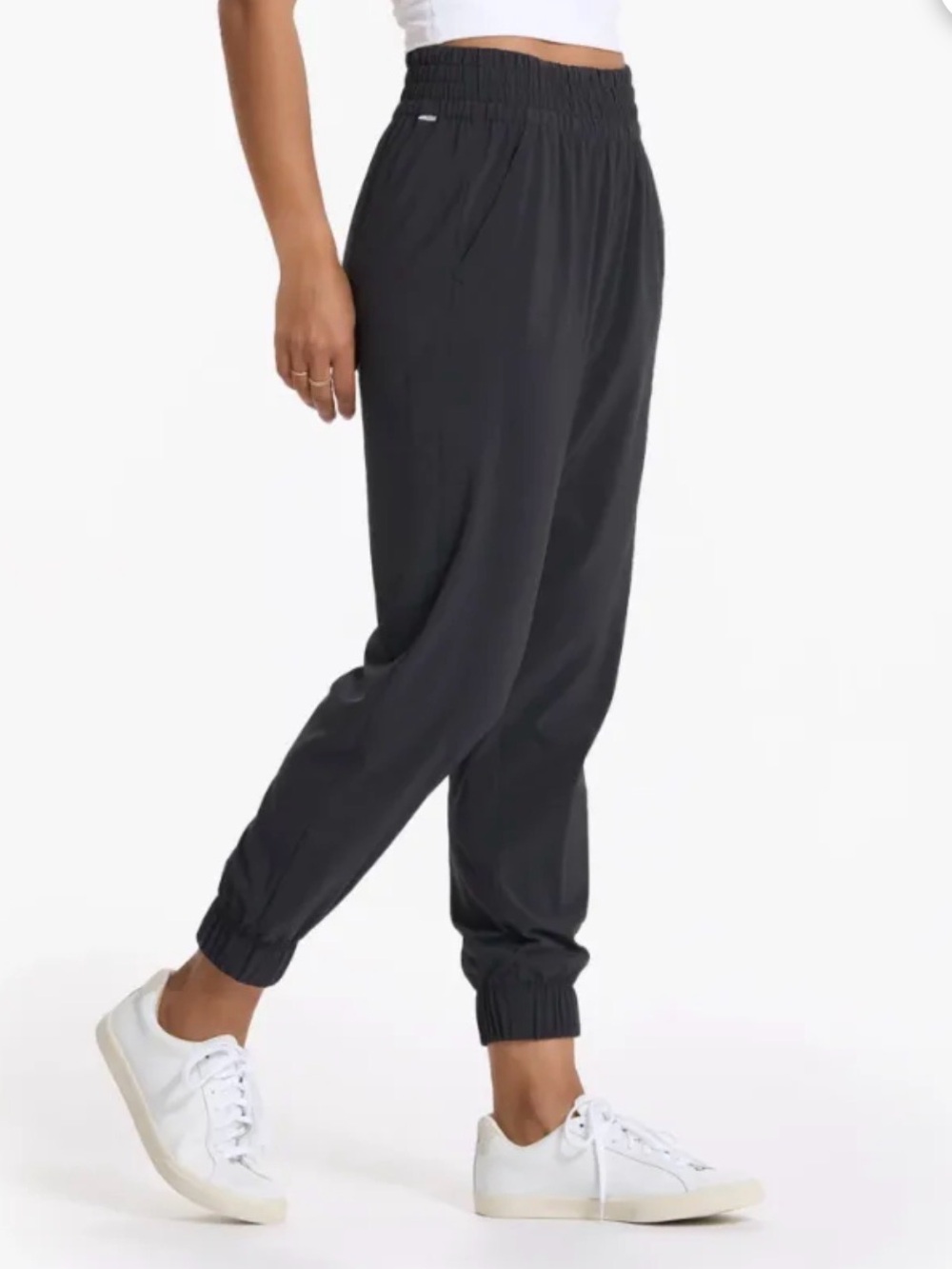 Vuori Women’s Villa Joggers SM